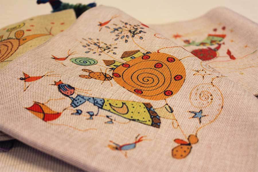 Livro de pano para bordar - O jardim dos bichos miudinhos